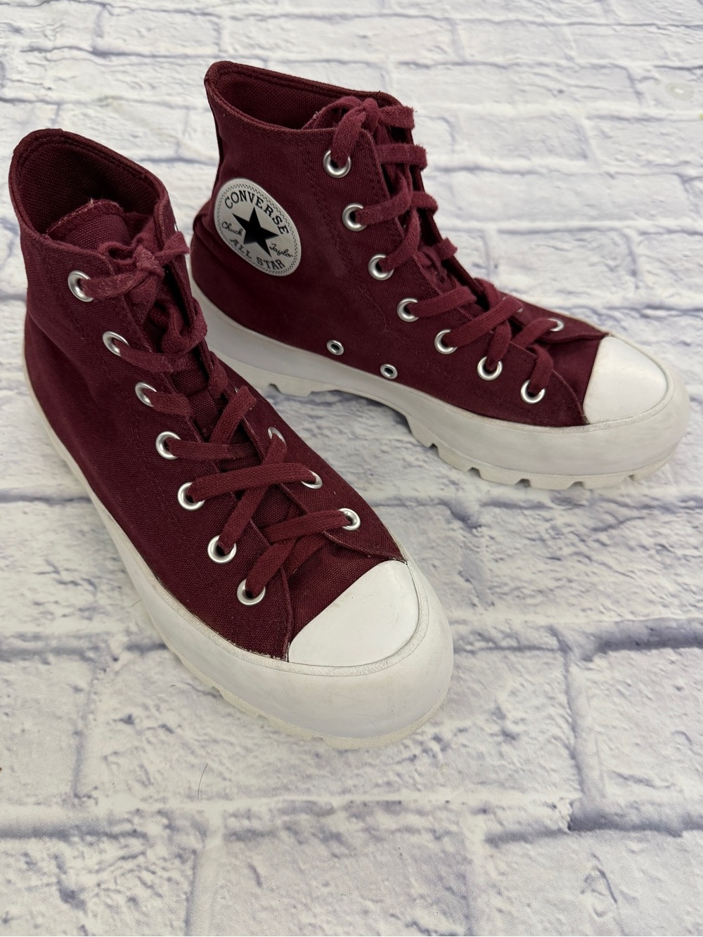 Converse Chuck Taylor All Star Platform Lug Sneakers ladies sz 7.5 Burgundy. - Picture 1 of 6